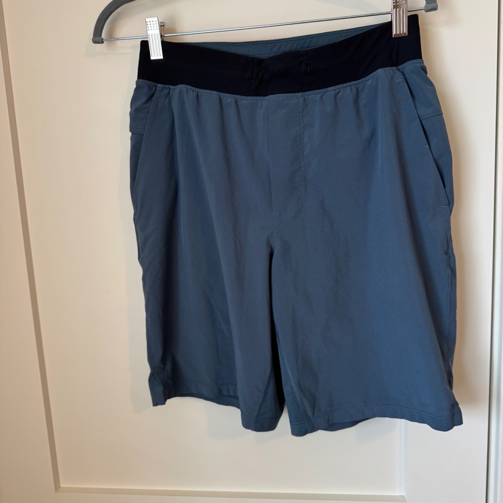 Lululemon Mens Athletic Shorts Blue Grey Black Waistband Size S LM7AMAS